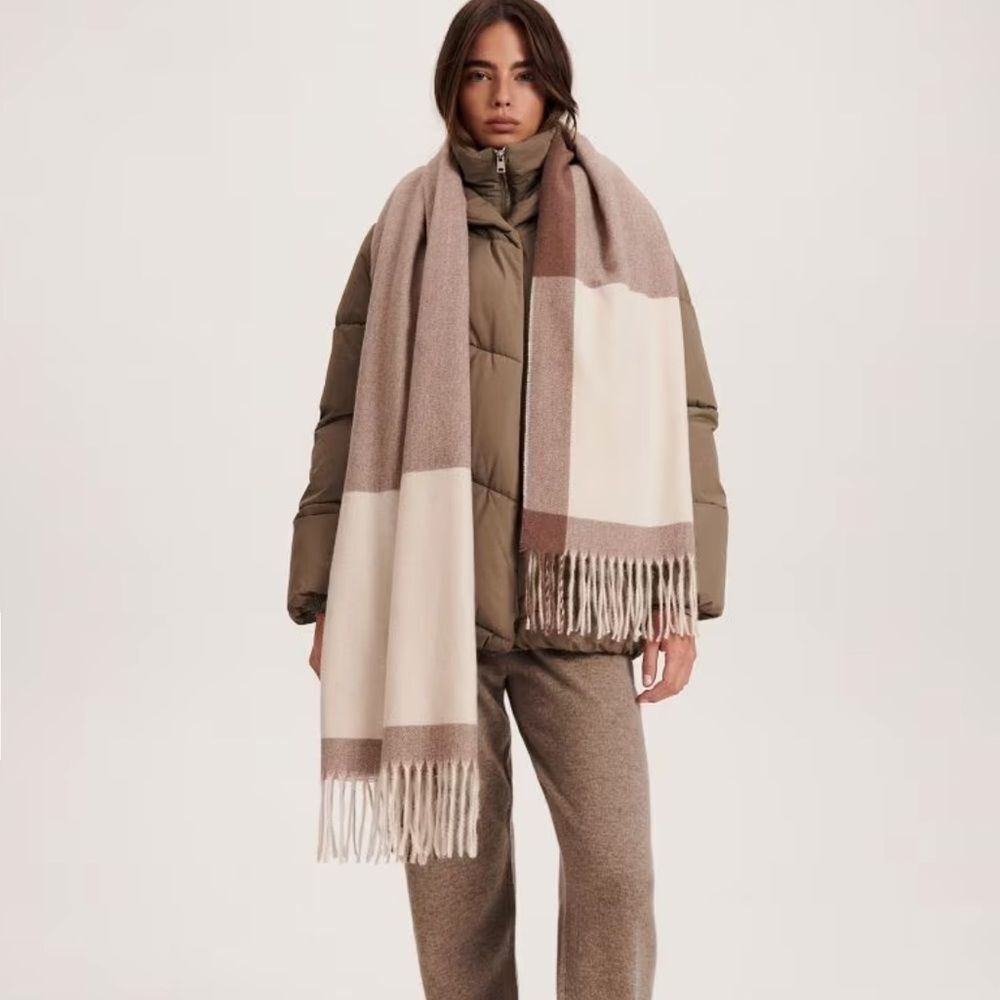 Check scarf